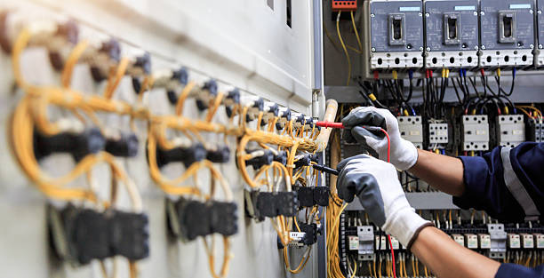 Professional Electrician technician working in Lake Marcel-Stillwater, WA